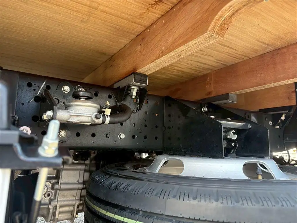 いすゞ エルフ 小型 平ボディ 2TG-NJR88AF R5の中古トラック画像18