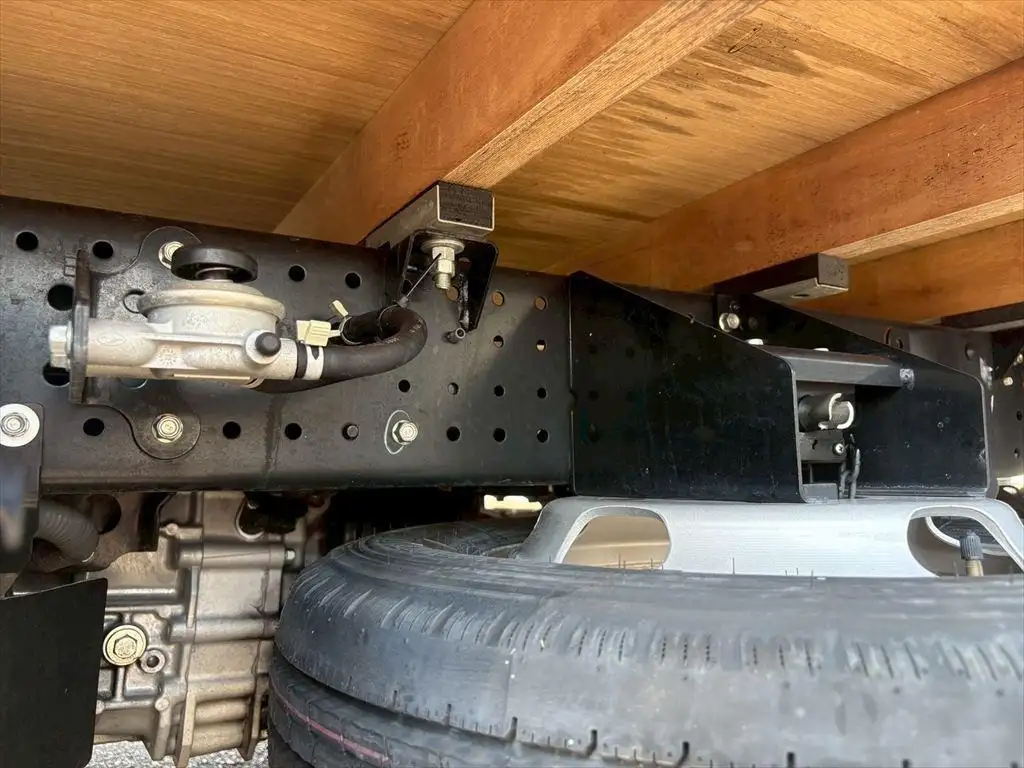 いすゞ エルフ 小型 平ボディ 2TG-NJR88AF R5の中古トラック画像像17