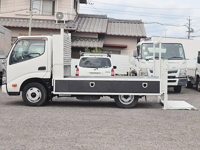 トヨタ ダイナ 小型 平ボディ パワーゲート 床鉄板の中古トラック画像7