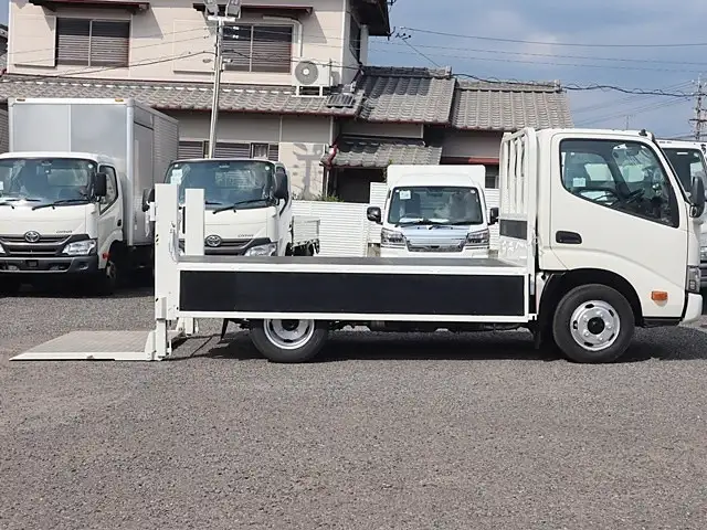 トヨタ ダイナ 小型 平ボディ パワーゲート 床鉄板の中古トラック画像7