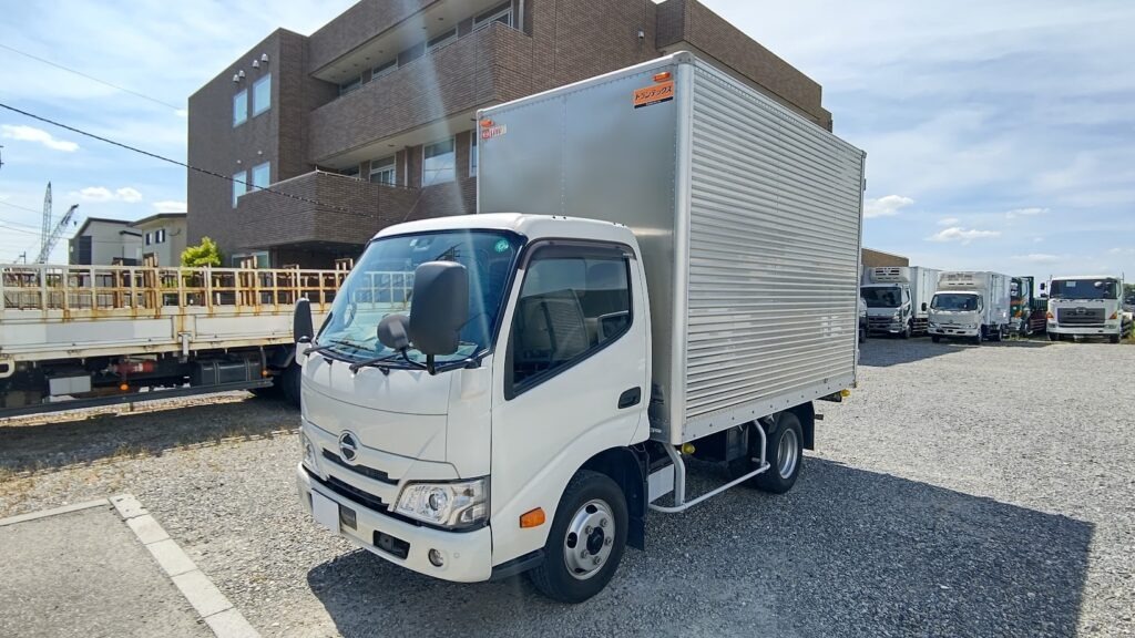 日野 デュトロ 小型 アルミバン 2RG-XZU605M R2 の中古トラック【車両No.180180】