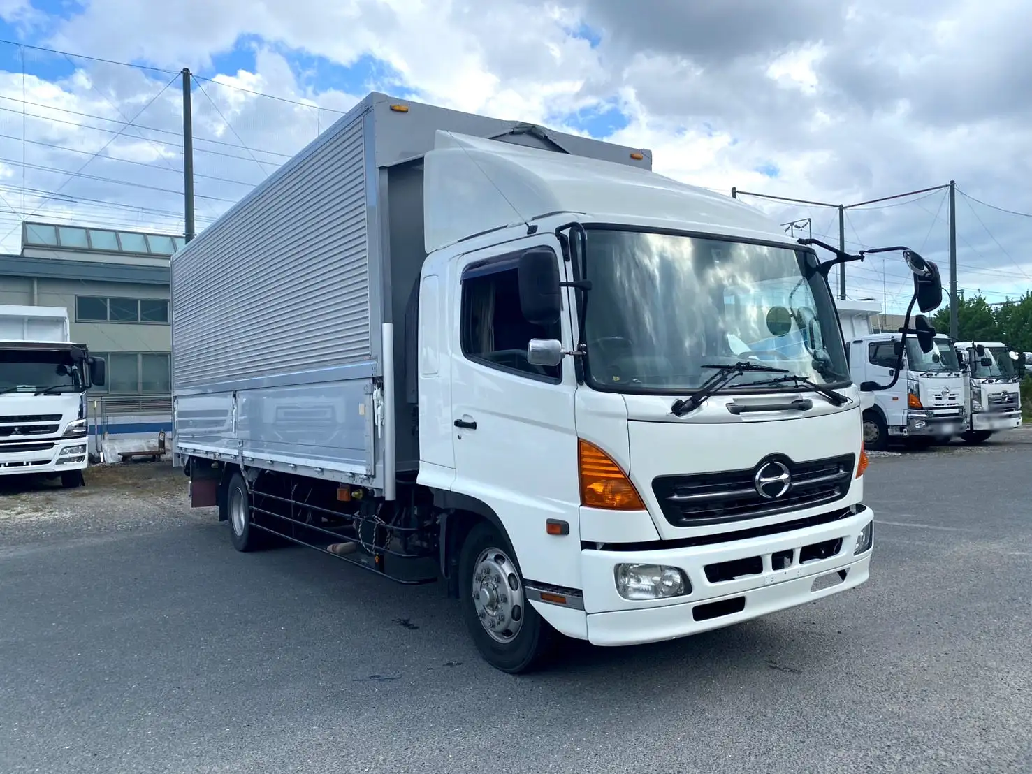 日野 レンジャー 中型/増トン ウイング 床鉄板 エアサスの中古トラック画像2