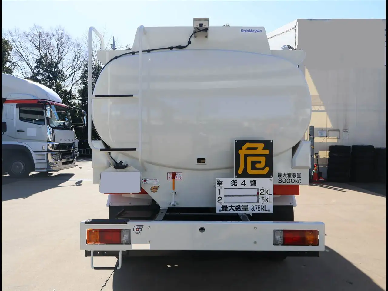 日野 デュトロ 小型 タンク車 ローリー 2DG-XZU685Mの中古トラック画像4
