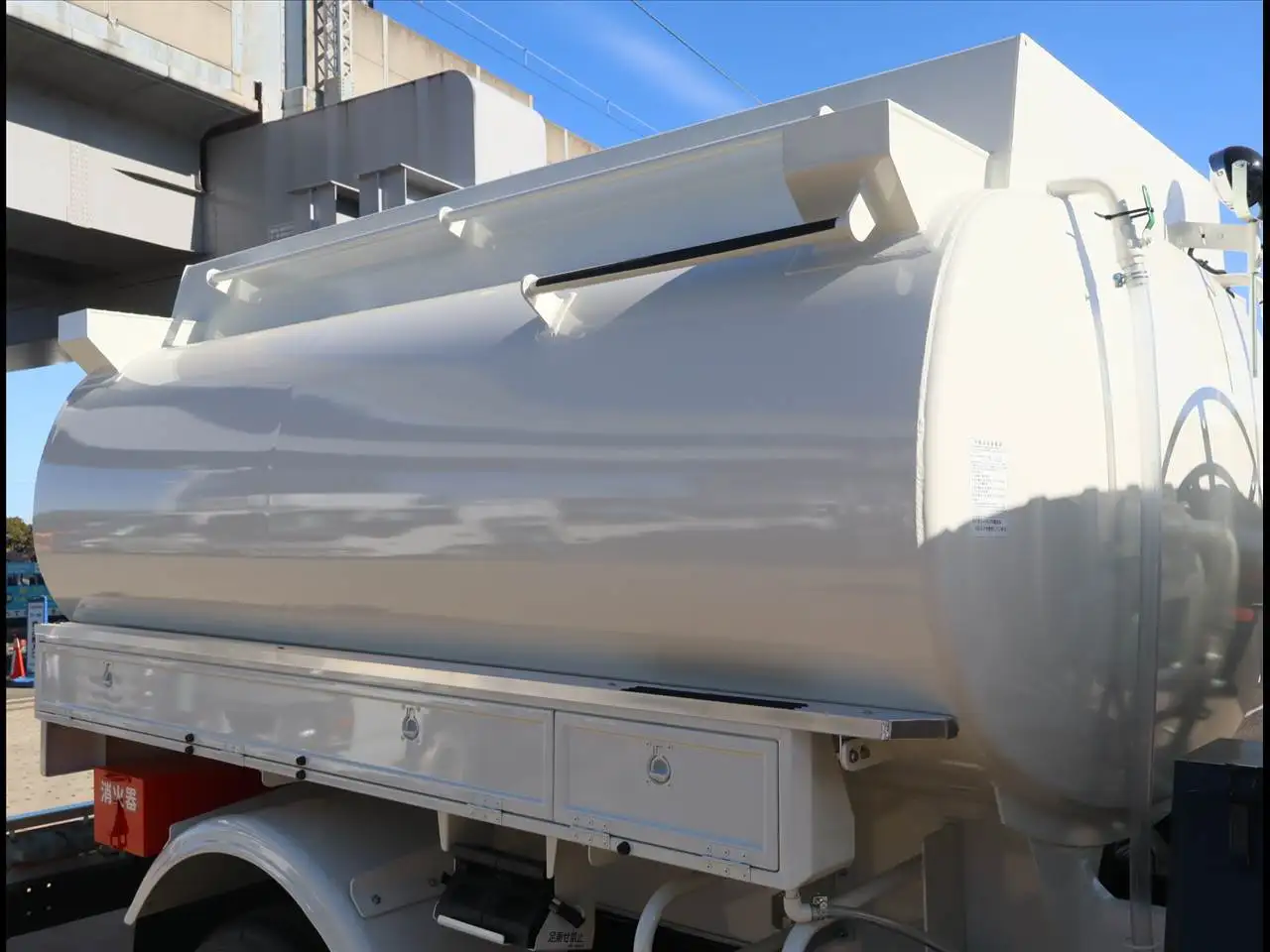 日野 デュトロ 小型 タンク車 ローリー 2DG-XZU685Mの中古トラック画像6