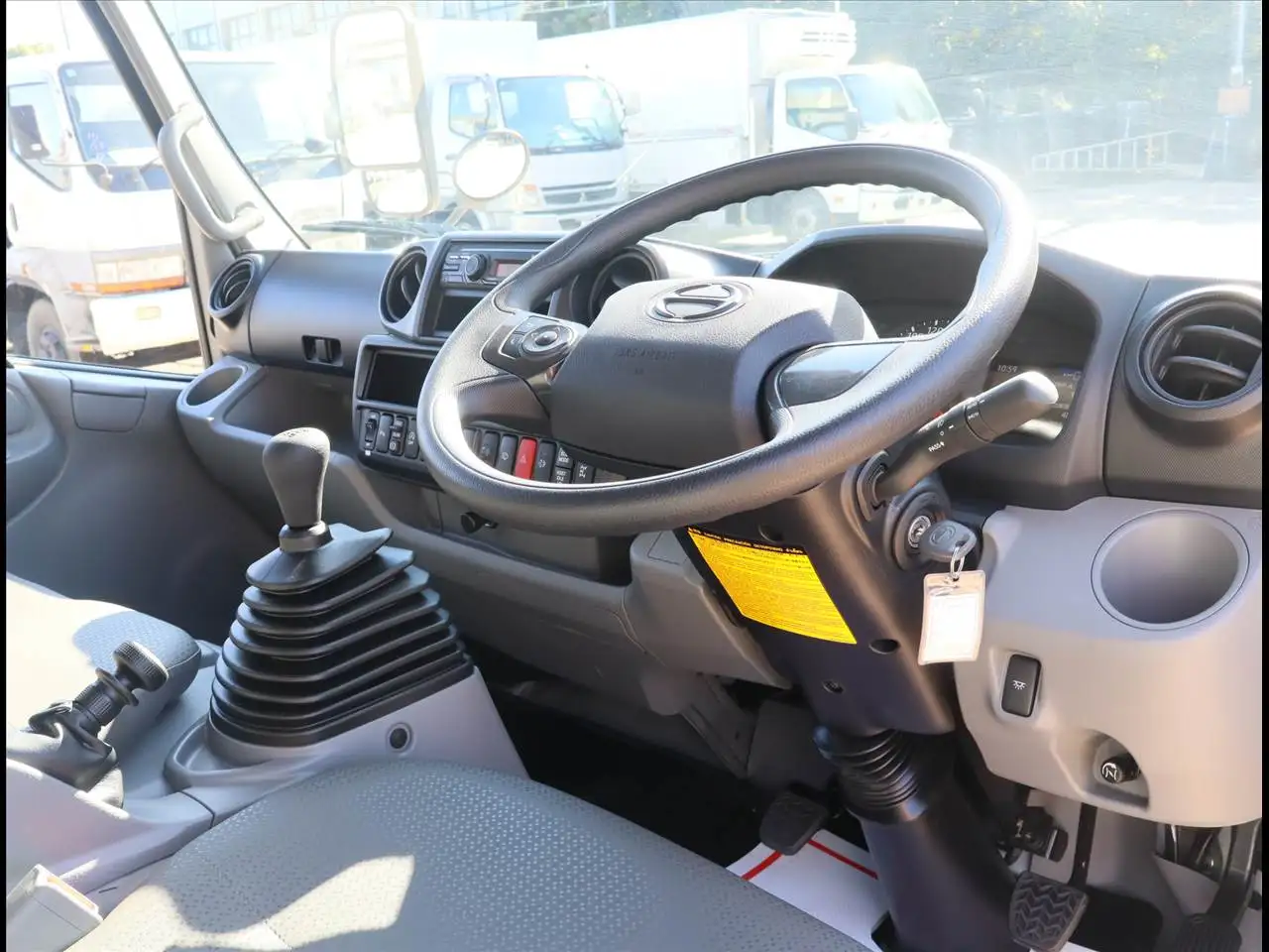 日野 デュトロ 小型 タンク車 ローリー 2DG-XZU685Mの中古トラック画像13