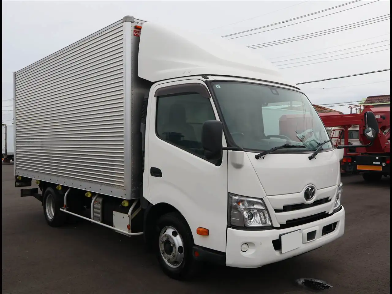 トヨタ トヨエース 小型 アルミバン パワーゲート 2RG-XZU712の中古トラック画像2