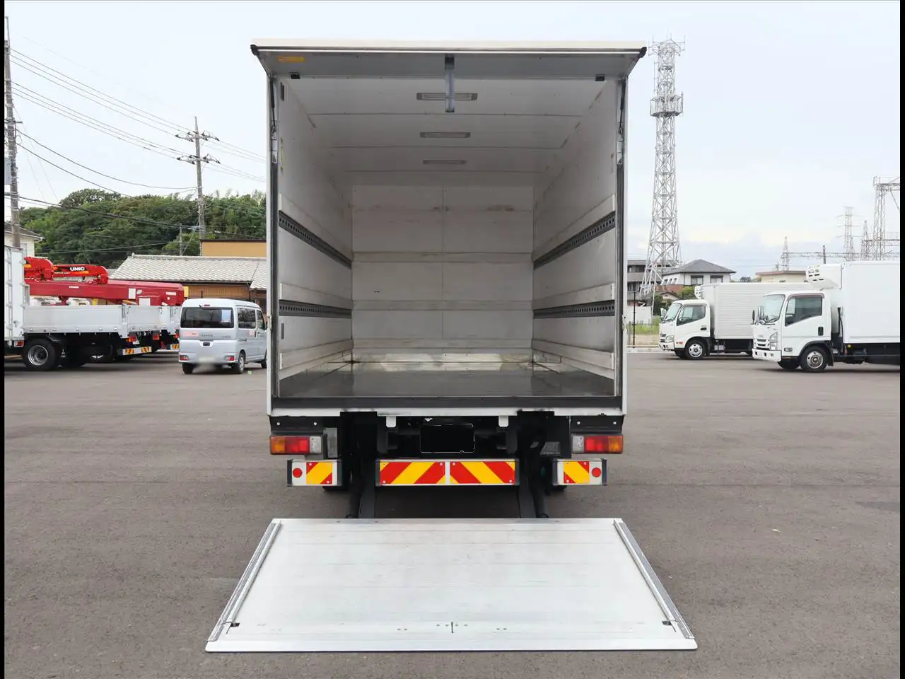 トヨタ トヨエース 小型 アルミバン パワーゲート 2RG-XZU712の中古トラック画像5