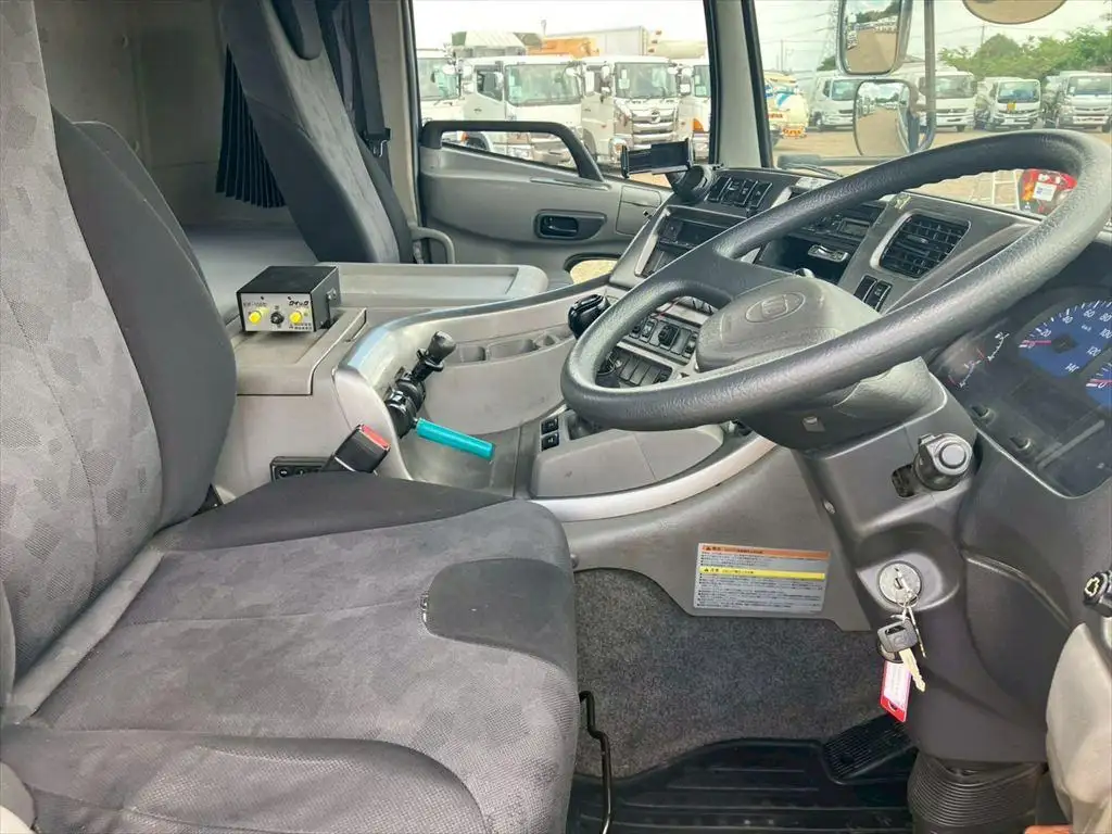 日産UD クオン 大型 トラクター ハイルーフ 1デフの中古トラック画像12