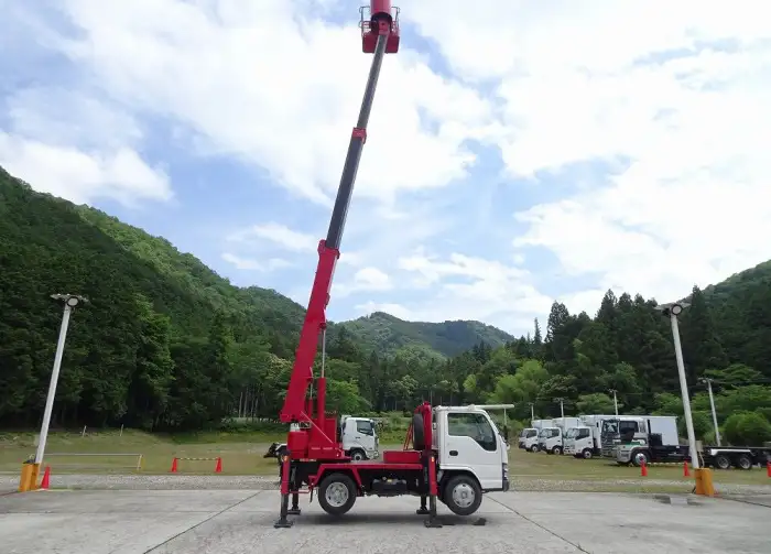 いすゞ エルフ 小型 高所・建柱車 高所作業車 PB-NKR81Nの中古トラック画像3