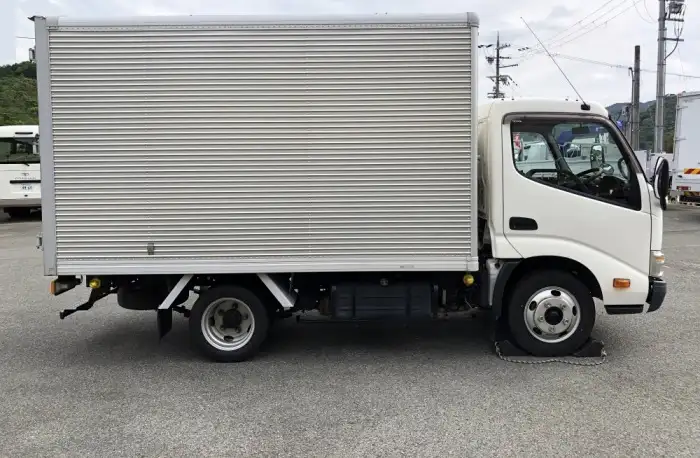 トヨタ ダイナ 小型 アルミバン サイドドア TKG-XZU605の中古トラック画像3