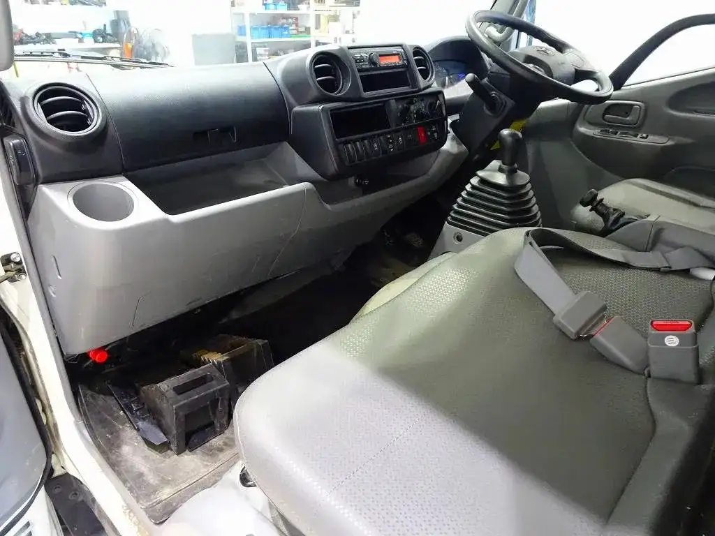 トヨタ トヨエース 小型 アルミバン サイドドア 2RG-XZU655の中古トラック画像10