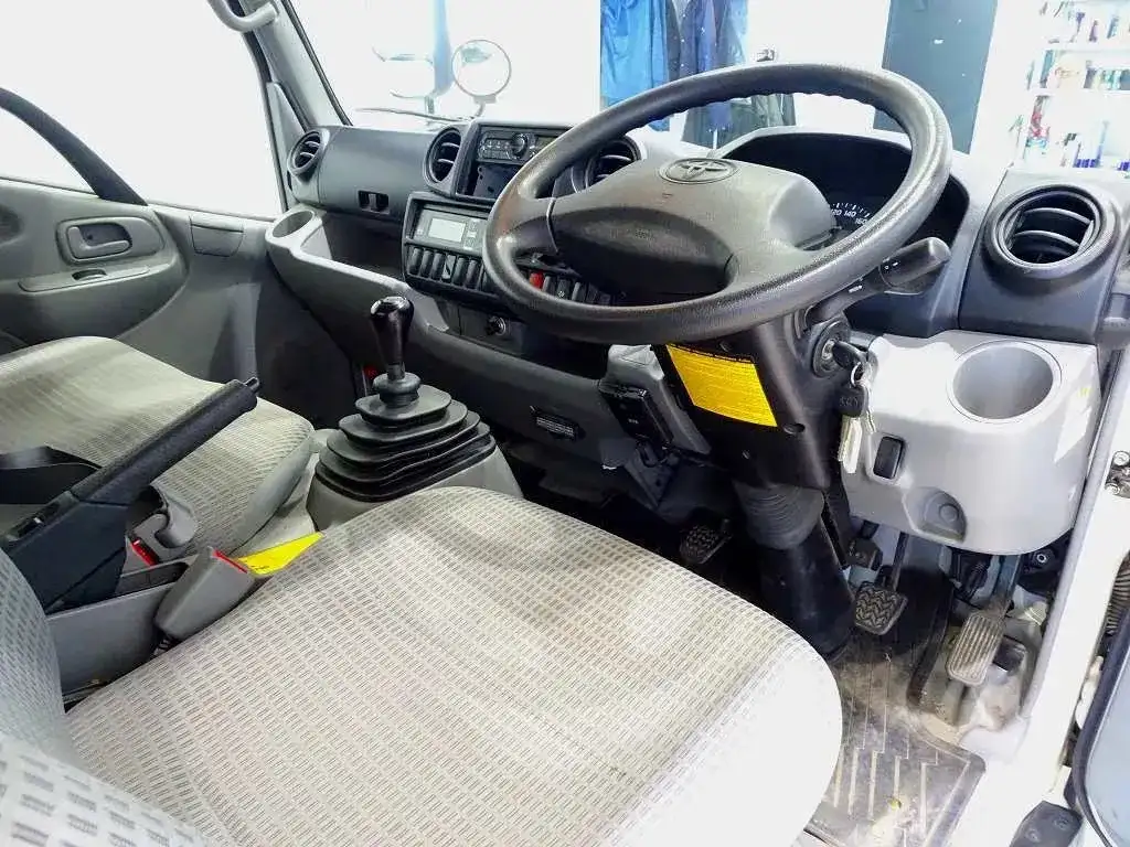 トヨタ トヨエース 小型 冷凍冷蔵 低温 床ステンの中古トラック画像10