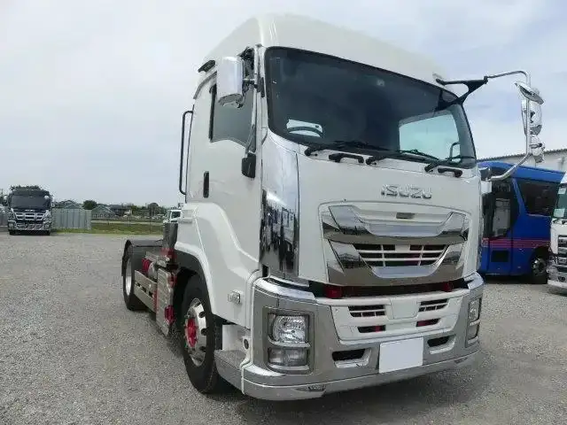いすゞ ギガ 大型 トラクター ハイルーフ 1デフの中古トラック画像2