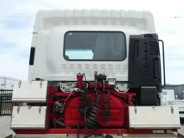 いすゞ ギガ 大型 トラクター ハイルーフ 1デフの中古トラック画像5