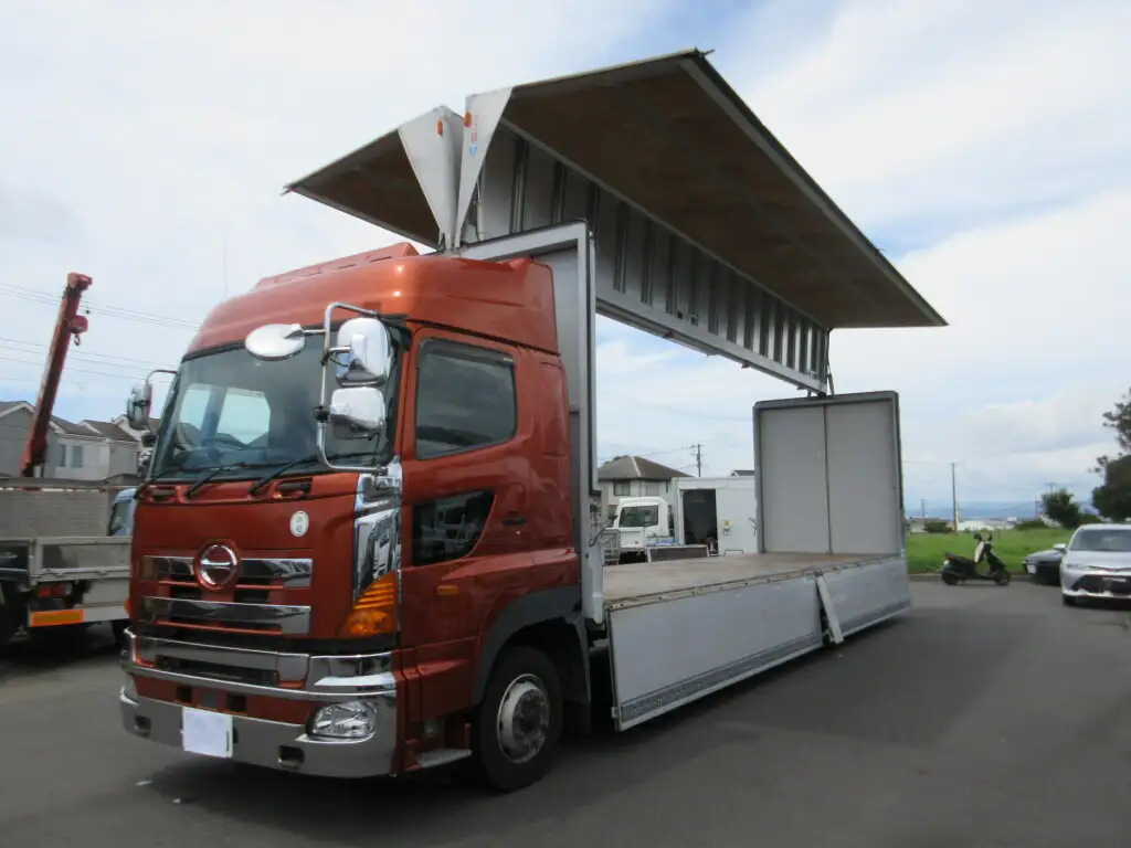 日野 プロフィア 大型 ウイング ハイルーフ 床鉄板の中古トラック画像6