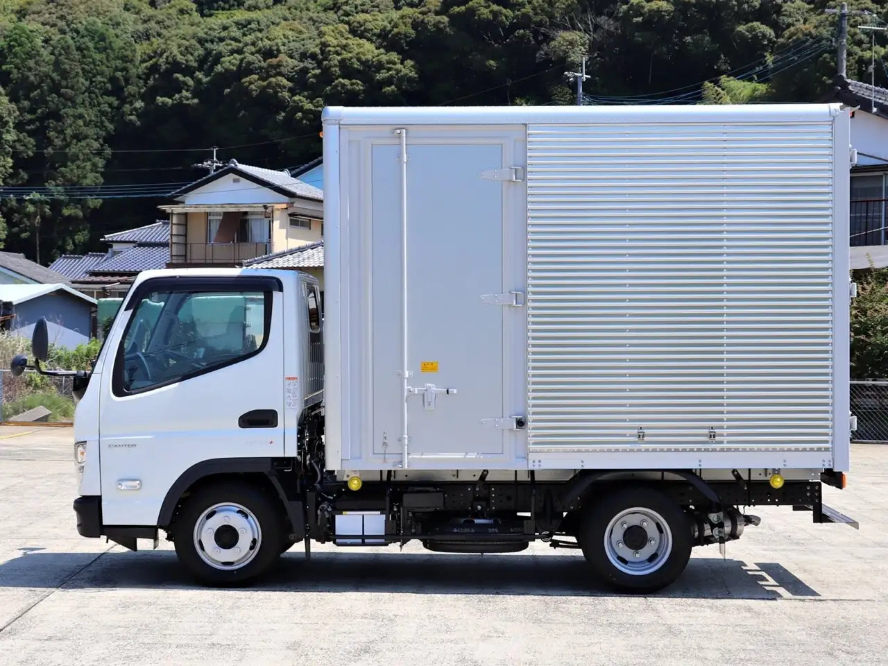 三菱 キャンター 小型 アルミバン サイドドア 2RG-FBA20の中古トラック画像6