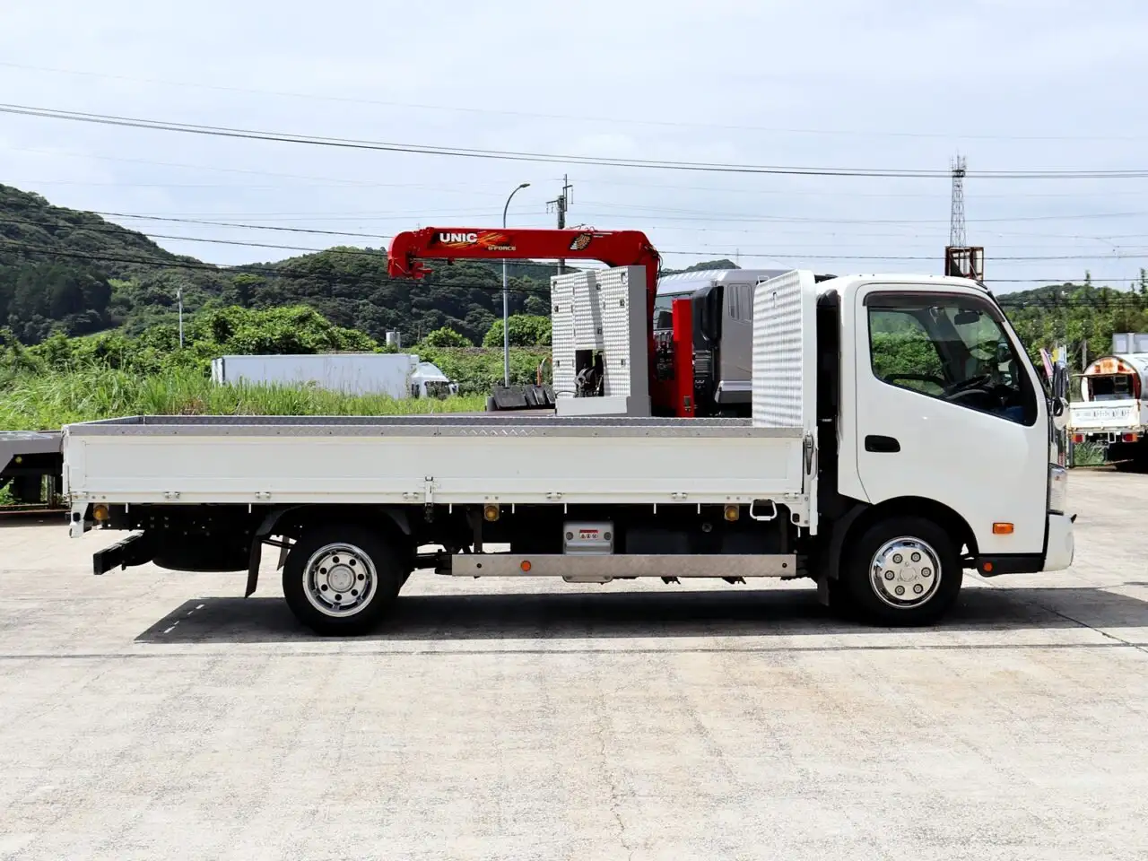 日野 レンジャー 中型/増トン 平ボディ 床鉄板 2RG-XZU712Mの中古トラック画像3