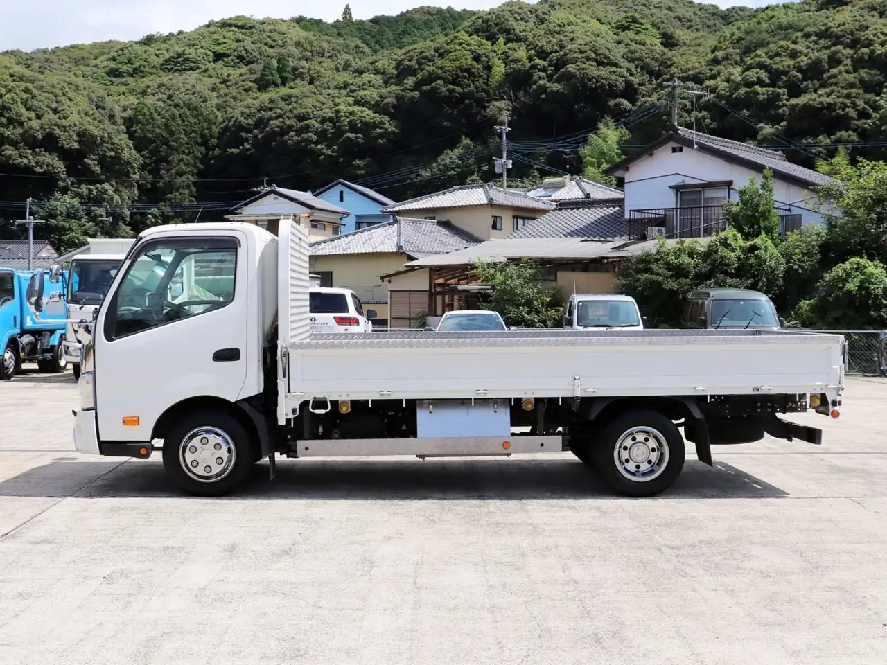 日野 レンジャー 中型/増トン 平ボディ 床鉄板 2RG-XZU712Mの中古トラック画像5