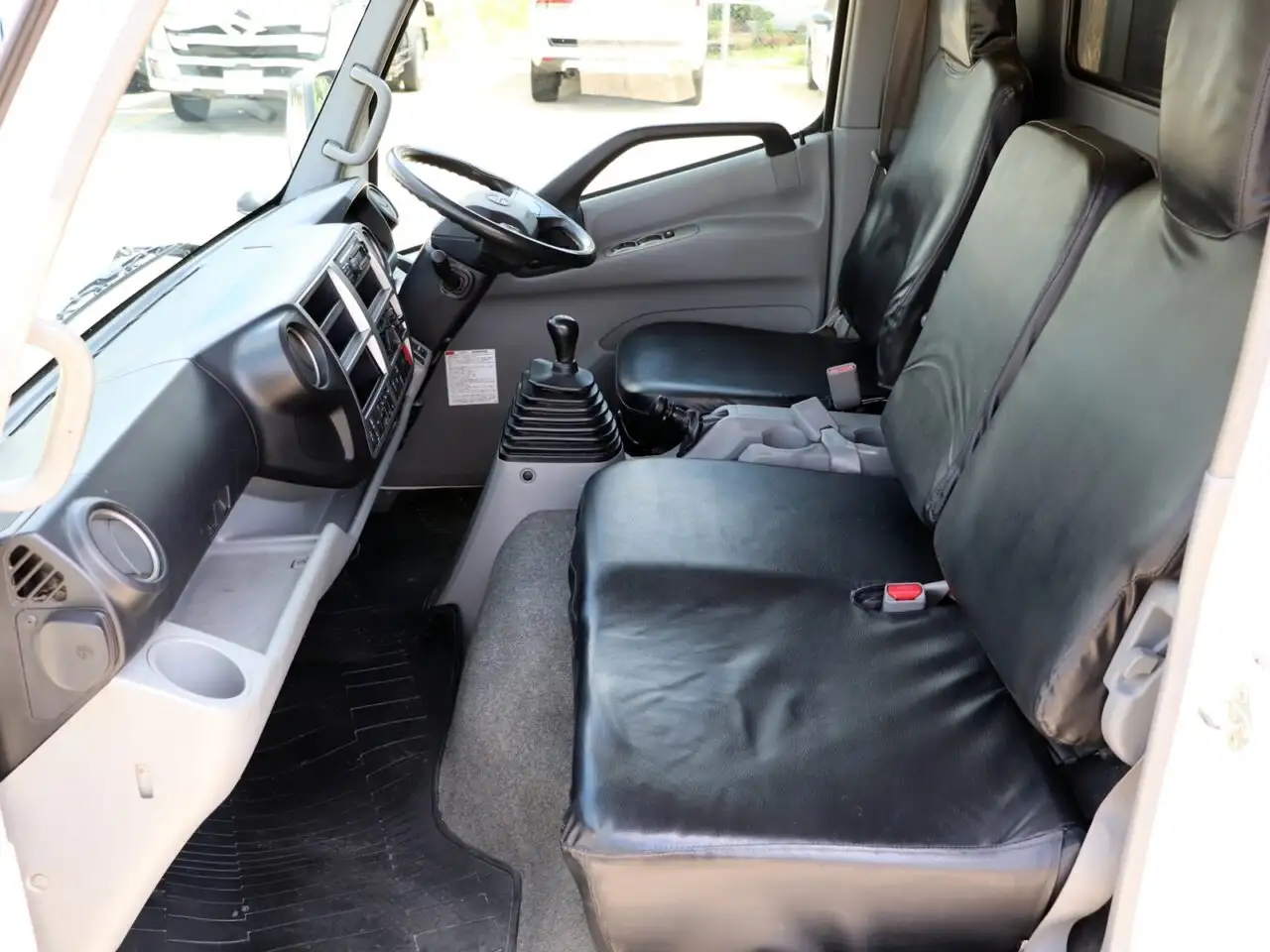 日野 レンジャー 中型/増トン 平ボディ 床鉄板 2RG-XZU712Mの中古トラック画像10