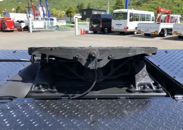 いすゞ ギガ 大型 トラクター 2デフ ベッドの中古トラック画像10