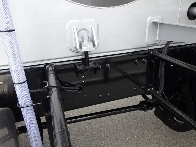 三菱 スーパーグレート 大型 タンク車 バルク 2PG-FU84GZの中古トラック画像13