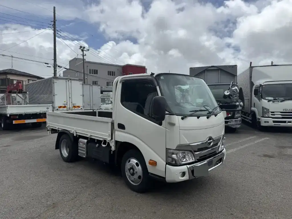 日野 デュトロ 小型 平ボディ 2RG-XZU605M R4の中古トラック画像2