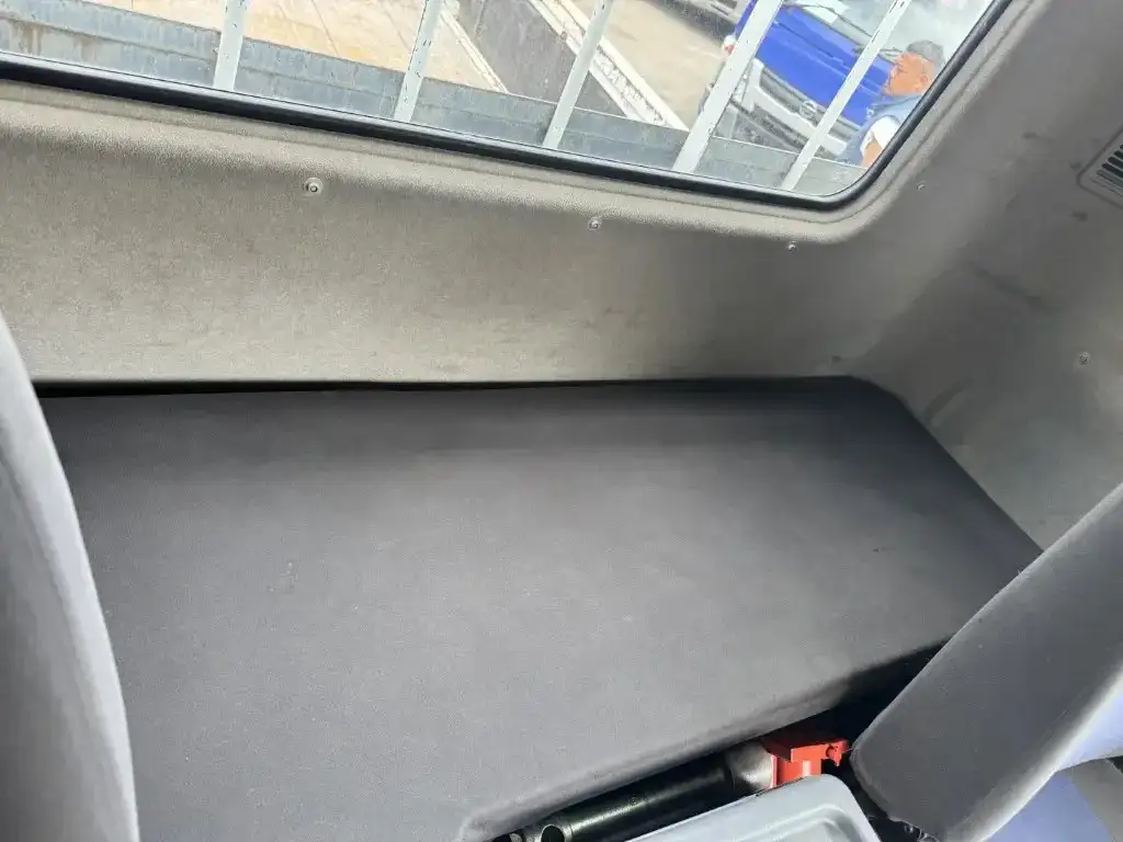 三菱 ファイター 中型/増トン 平ボディ ベッド TKG-FK61Fの中古トラック画像12