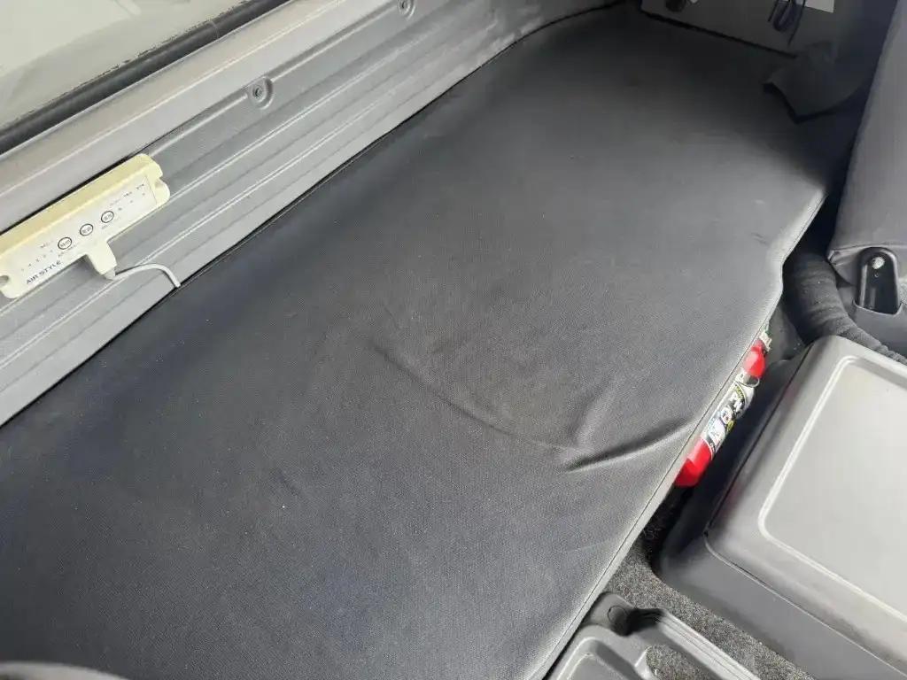 いすゞ フォワード 中型/増トン ウイング ベッド TKG-FRR90S2の中古トラック画像14