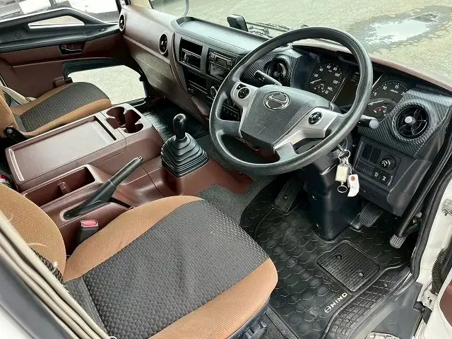 日野 レンジャー 中型/増トン ウイング エアサス ベッドの中古トラック画像12