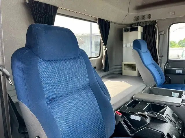 いすゞ ギガ 大型 トラクター ハイルーフ 1デフの中古トラック画像9