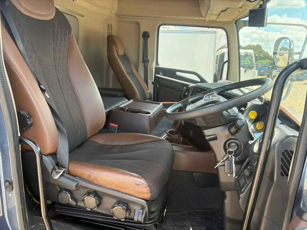 日野 プロフィア 大型 トラクター ハイルーフ 2デフの中古トラック画像13
