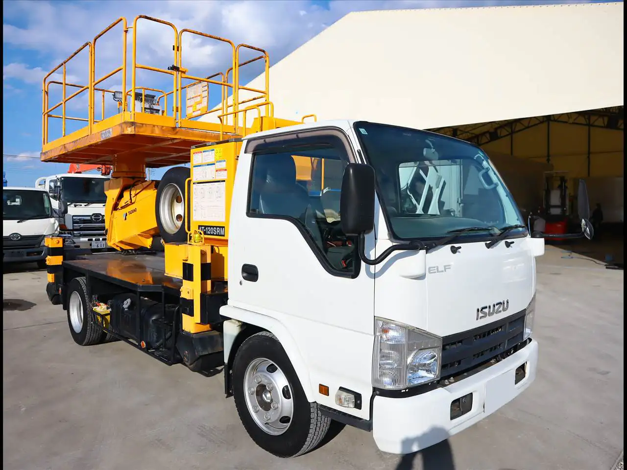 いすゞ エルフ 小型 高所・建柱車 高所作業車 SKG-NKR85YNの中古トラック画像2