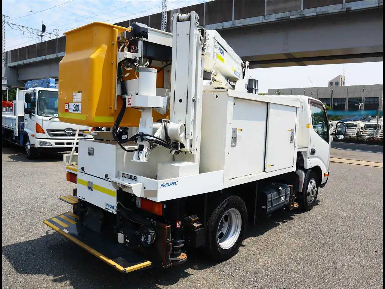 日野 デュトロ 小型 高所・建柱車 高所作業車 TKG-XZU605Mの中古トラック画像3