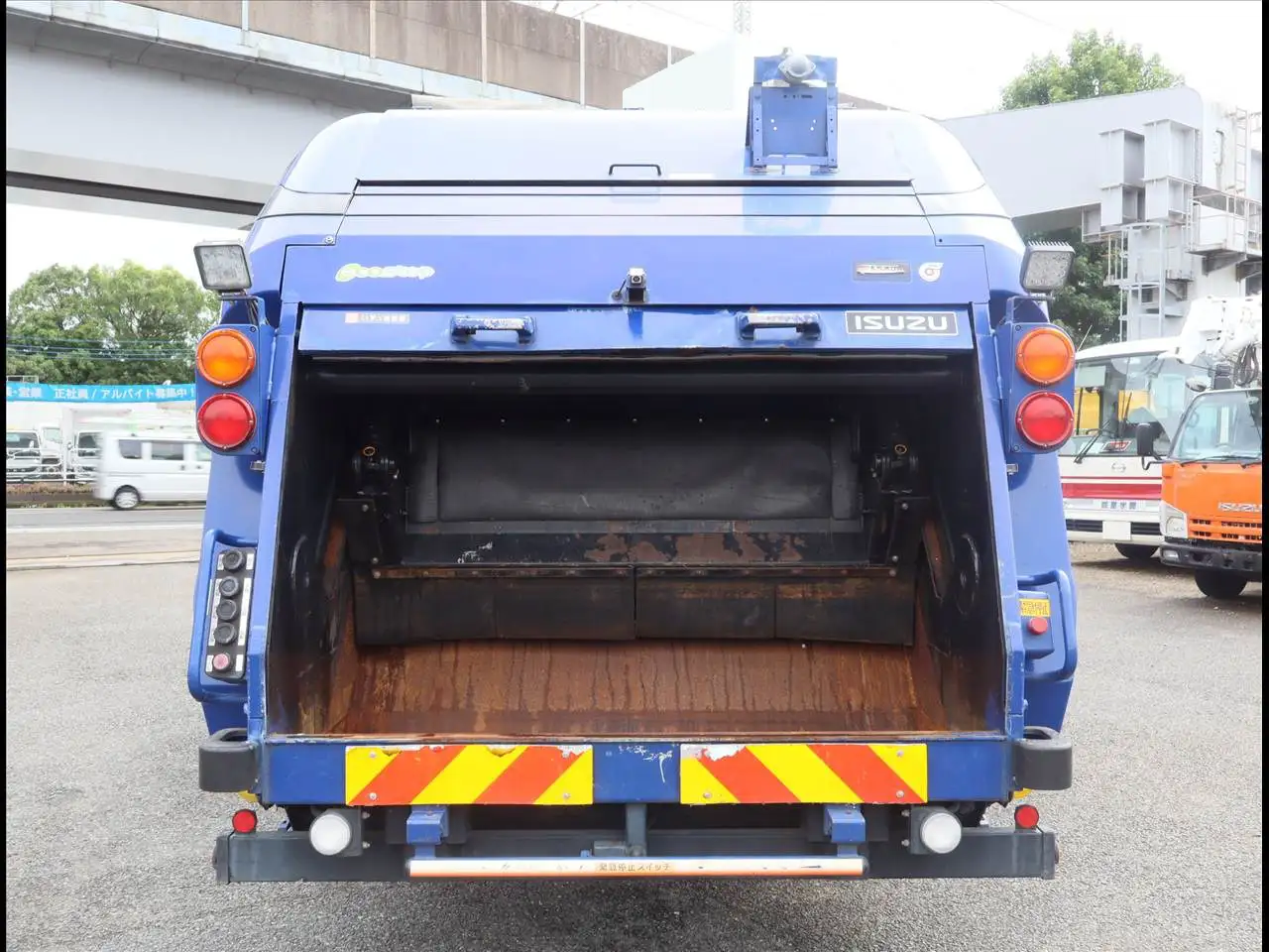 いすゞ フォワード 中型/増トン パッカー車 プレス式 ベッドの中古トラック画像6