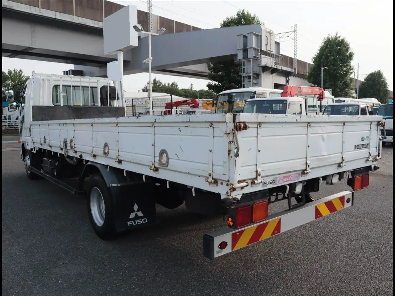 三菱 ファイター 中型/増トン 平ボディ ベッド TKG-FK61Fの中古トラック画像5