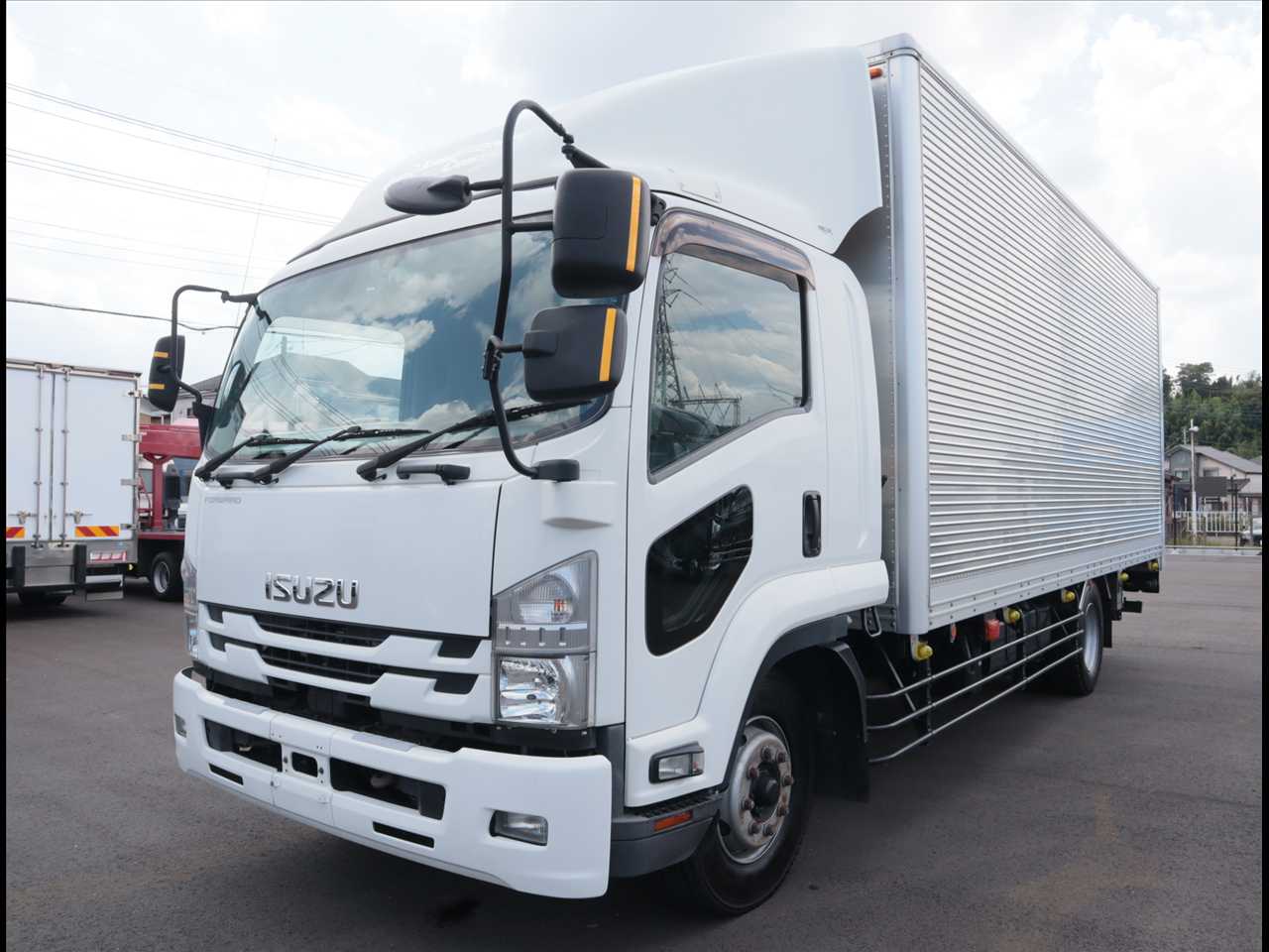 いすゞ フォワード 中型/増トン アルミバン エアサス サイドドア の中古トラック【車両No.105837】