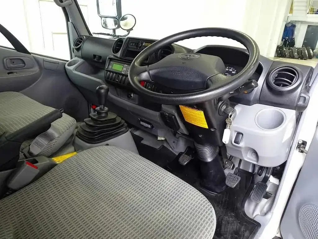トヨタ トヨエース 小型 冷凍冷蔵 中温 床ステンの中古トラック画像9