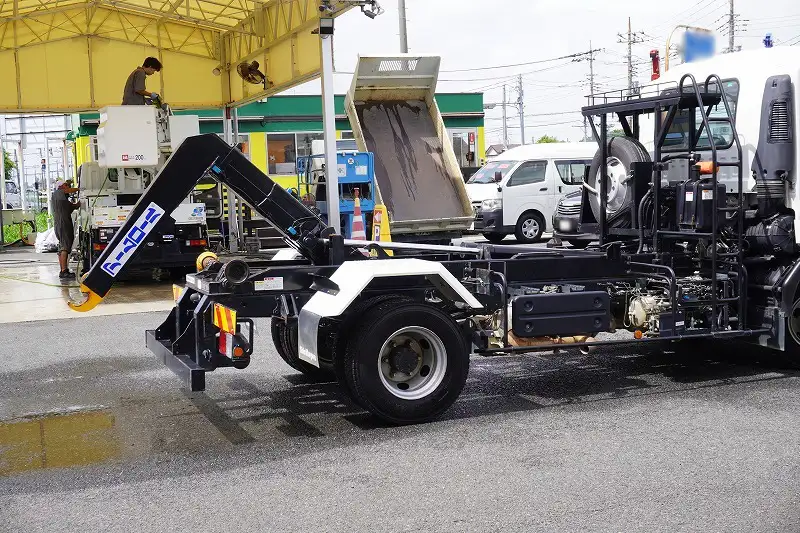 いすゞ フォワード 中型/増トン アームロール ツインホイスト 2RG-FRR90S1の中古トラック画像5