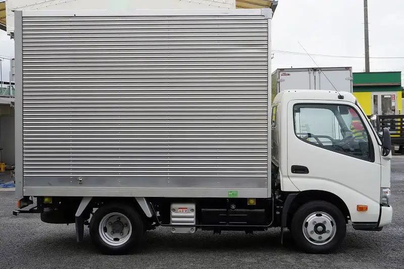 トヨタ ダイナ 小型 アルミバン サイドドア 2RG-XZC605の中古トラック画像2