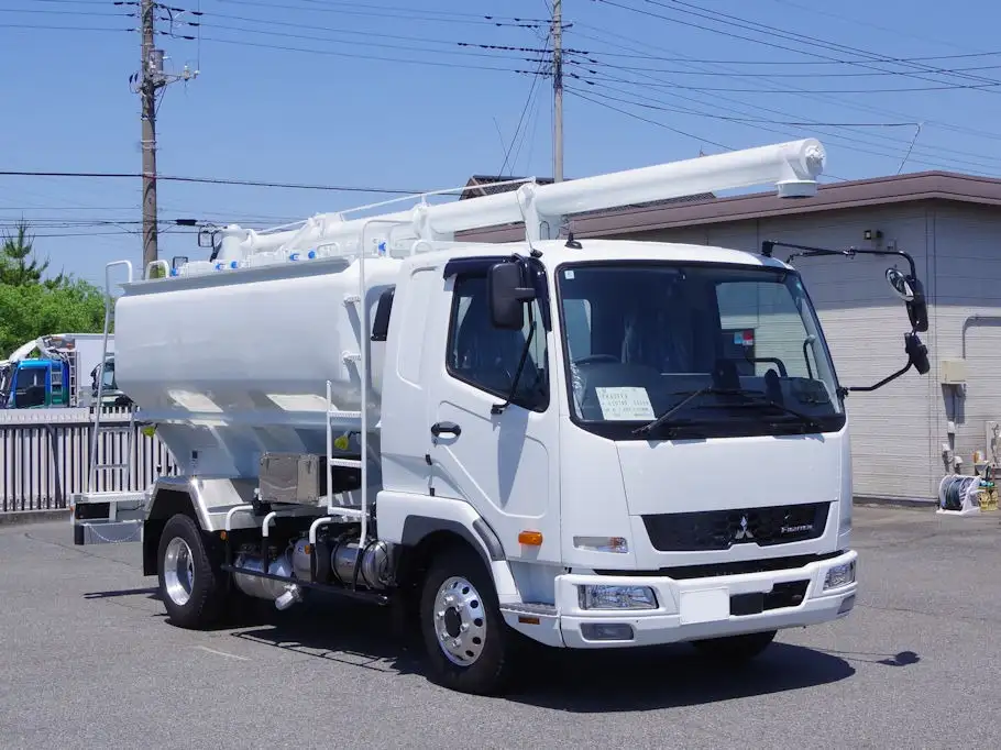 三菱 ファイター 中型/増トン タンク車 バルク 2KG-FK62Fの中古トラック画像2