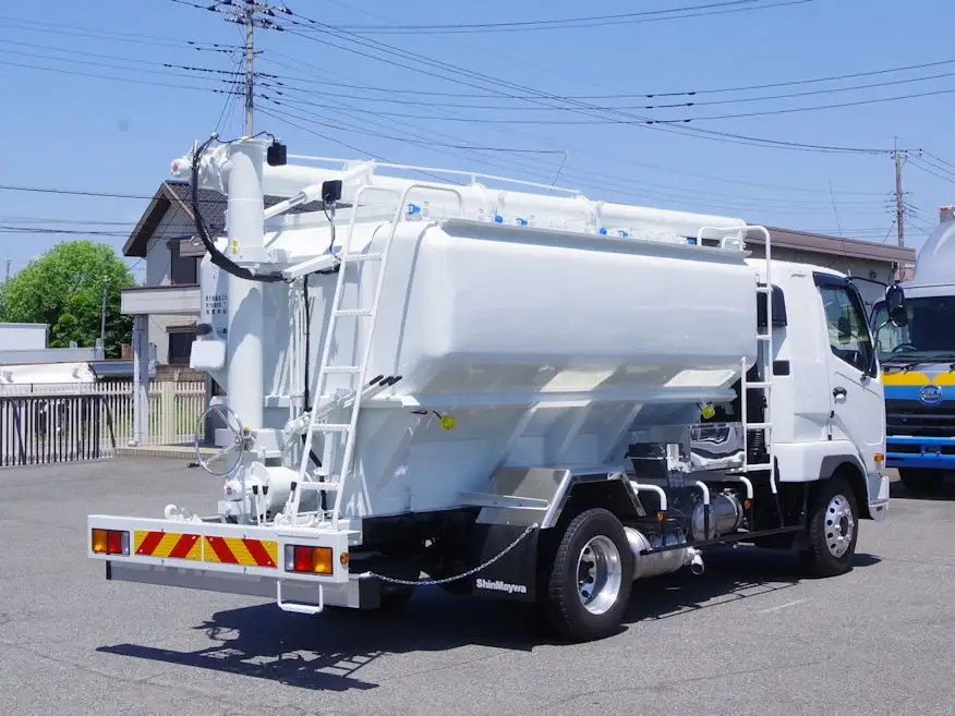 三菱 ファイター 中型/増トン タンク車 バルク 2KG-FK62Fの中古トラック画像3