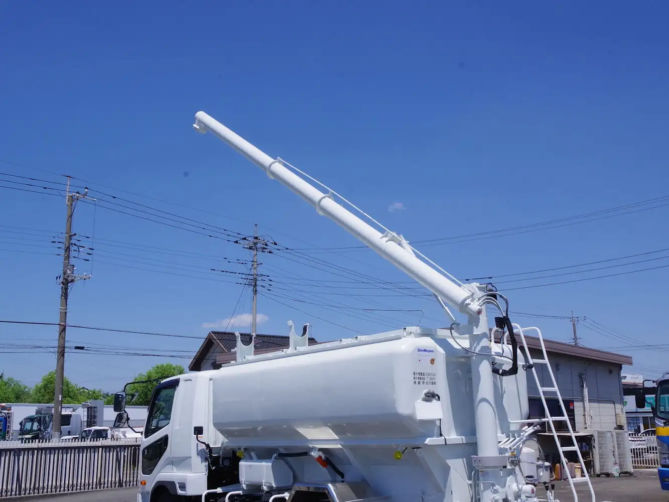 三菱 ファイター 中型/増トン タンク車 バルク 2KG-FK62Fの中古トラック画像8