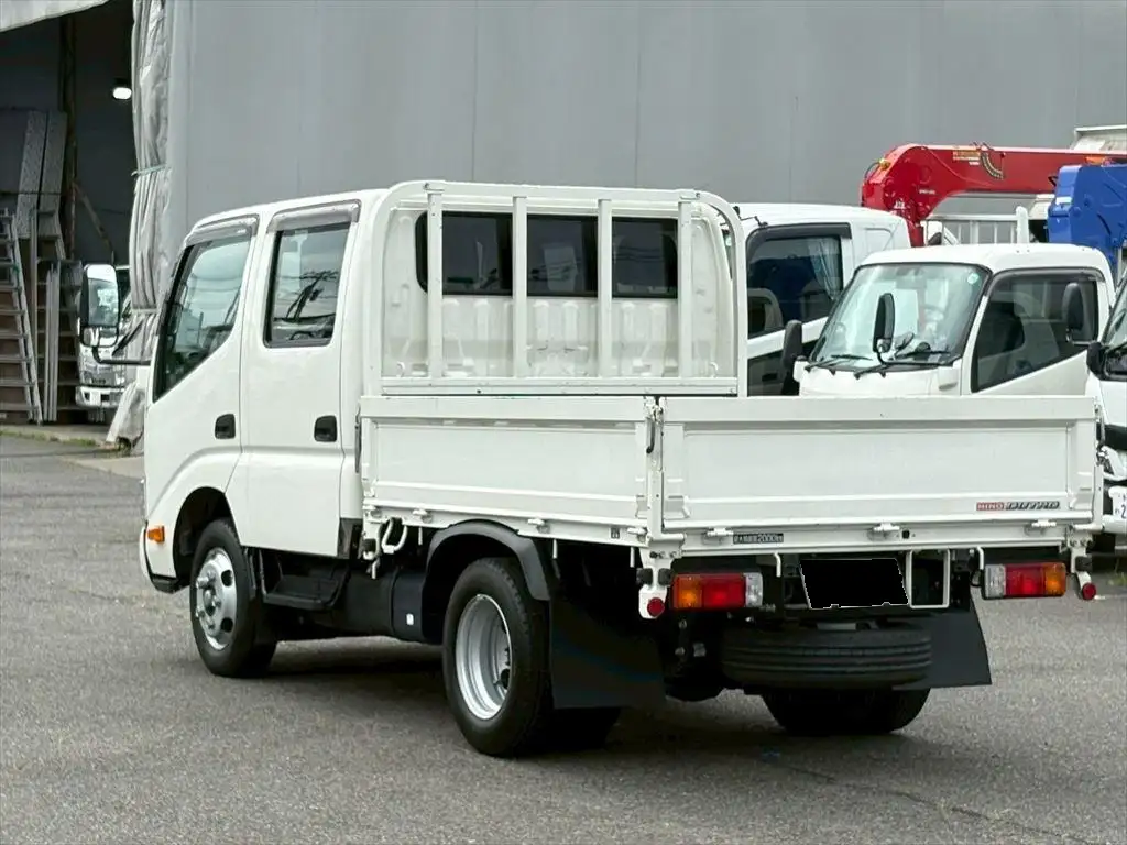 日野 デュトロ 小型 平ボディ Wキャブ 2KG-XZU605Mの中古トラック画像6