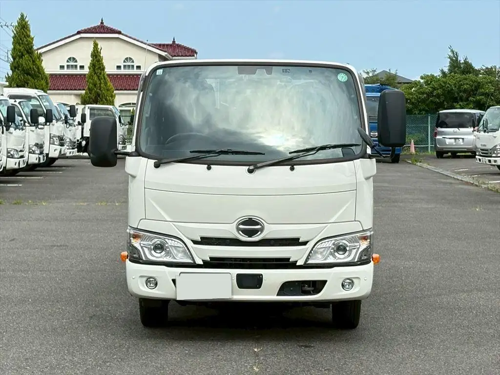 日野 デュトロ 小型 平ボディ Wキャブ 2KG-XZU605Mの中古トラック画像2