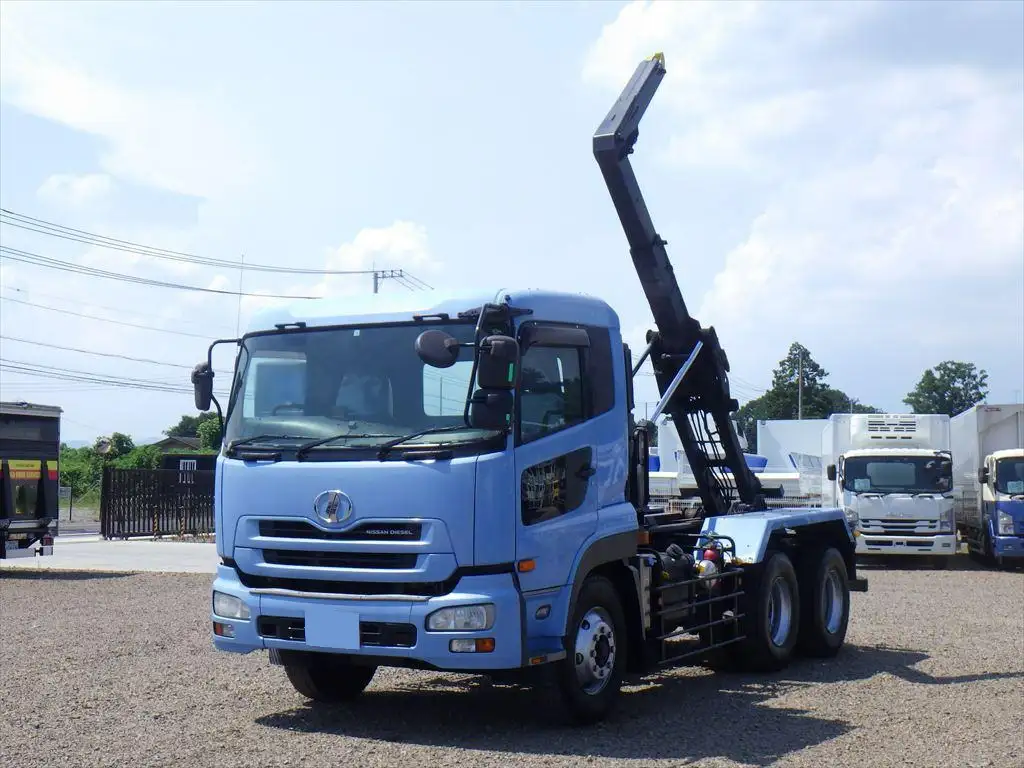 日産UD クオン 大型 アームロール ツインホイスト ベッドの中古トラック画像1
