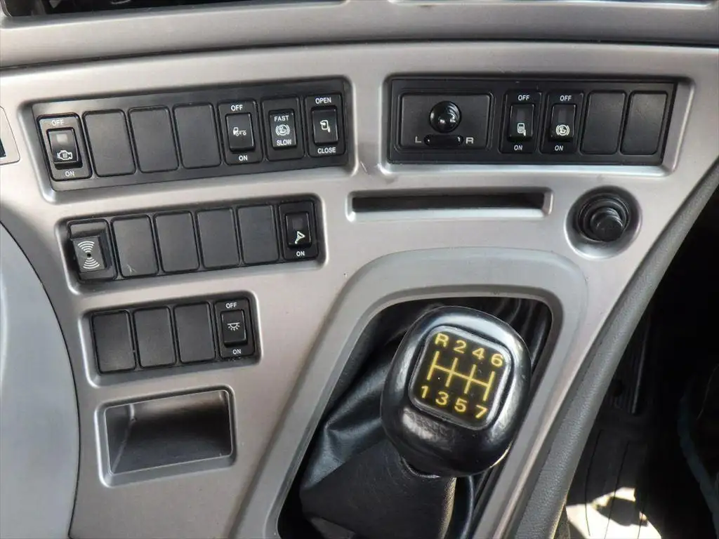 日産UD クオン 大型 アームロール ツインホイスト ベッドの中古トラック画像12