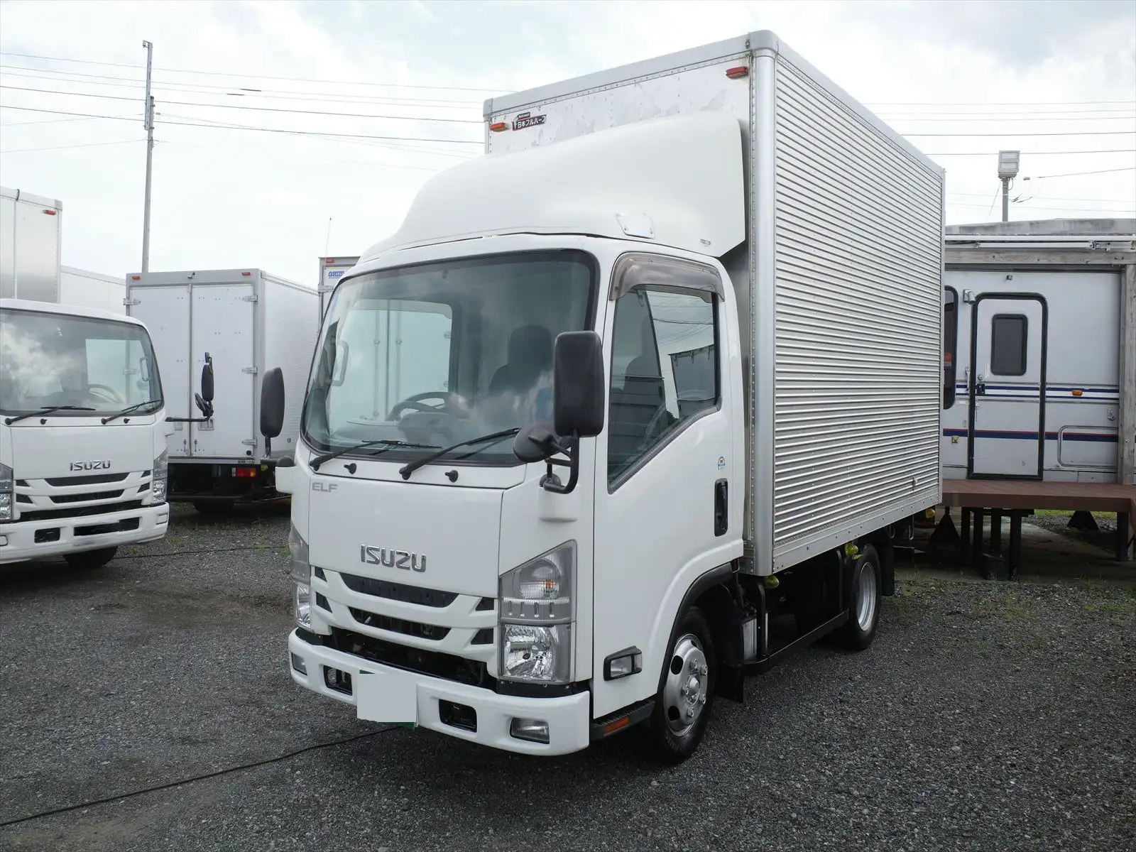 いすゞ エルフ 小型 アルミバン 2RG-NLR88AN R2 の中古トラック【車両No.192160】