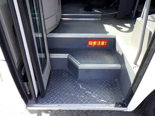 日野 リエッセ 小型 バス マイクロバス BDG-RX6JFBAの中古トラック画像7