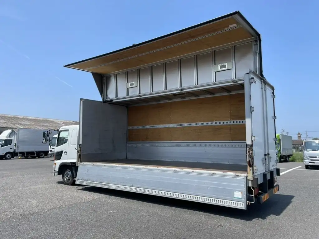 日野 レンジャー 中型/増トン ウイング エアサス ベッドの中古トラック画像6