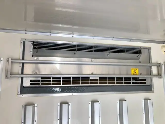 いすゞ エルフ 小型 冷凍冷蔵 中温 床アルミの中古トラック画像6